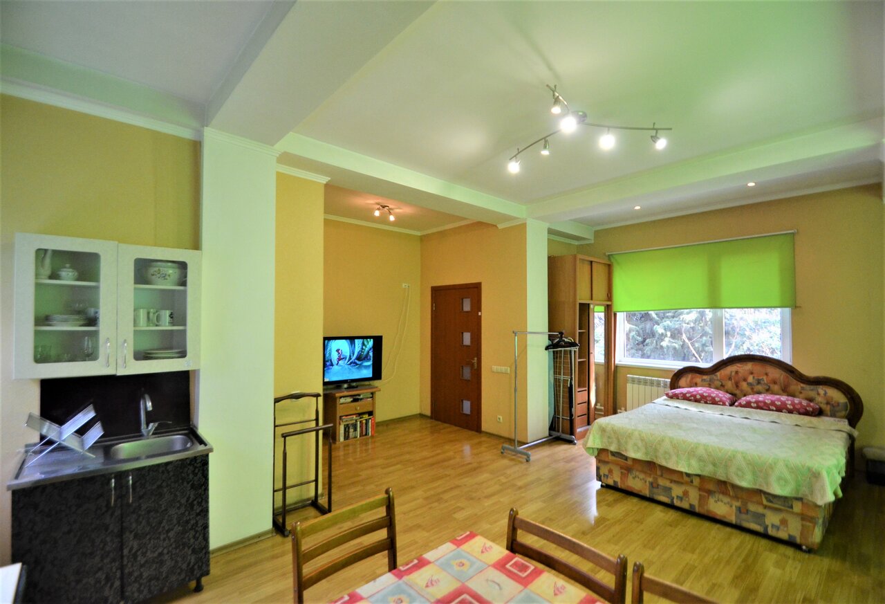 Гостиница Статус Ялта-102