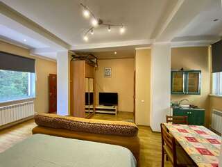 Гостиница Статус Ялта-0