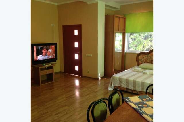 Гостиница Статус Ялта-90