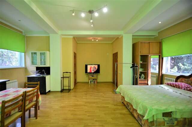 Гостиница Статус Ялта-104